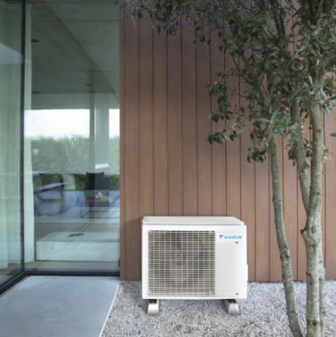 Climatizator DAIKIN Inverter R32 EMURA FTXJ20AS+RXJ20A R32 A+++ (argintiu)