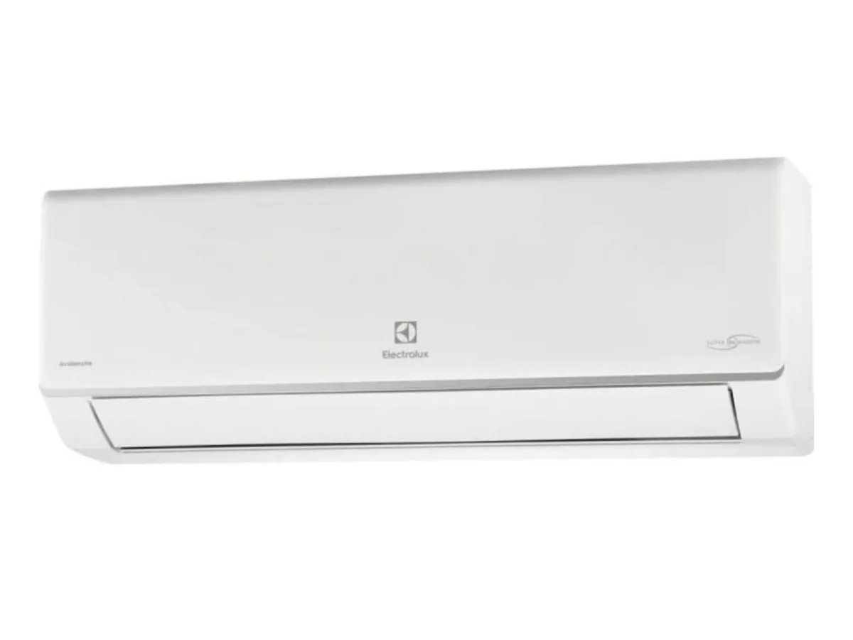 Изображение внутреннего блока ELECTROLUX Avalanche Super DC inverter R32 EACS/I-12HAV/N8_22Y  с правой стороны